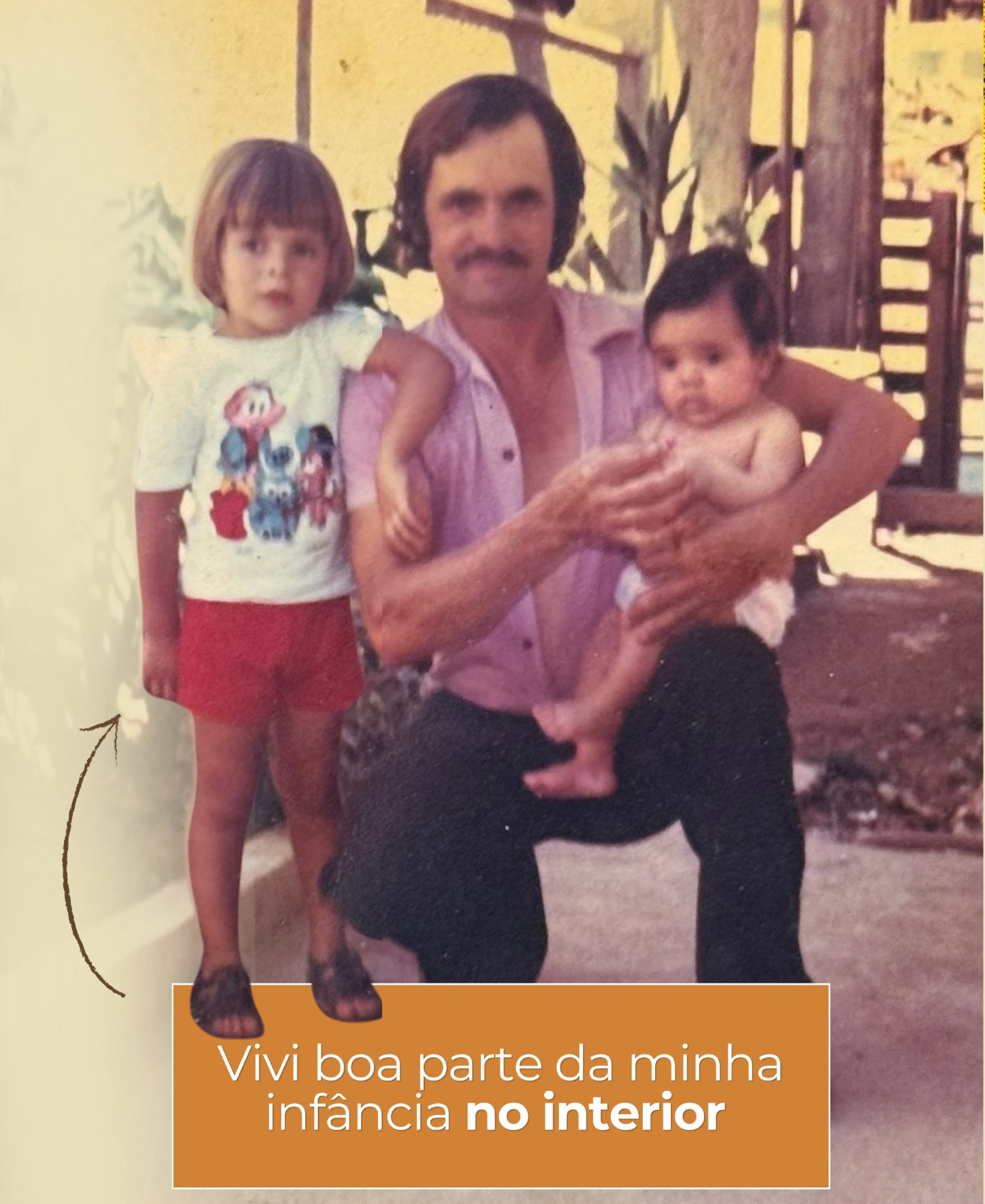 Registro de infância de Márcia no interior ao lado de familiares