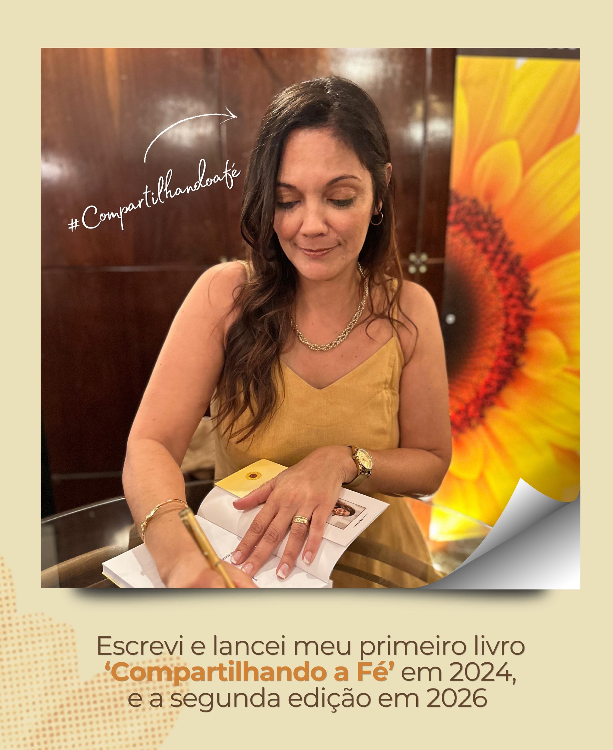 Márcia autografando seu livro “Compartilhando a Fé”